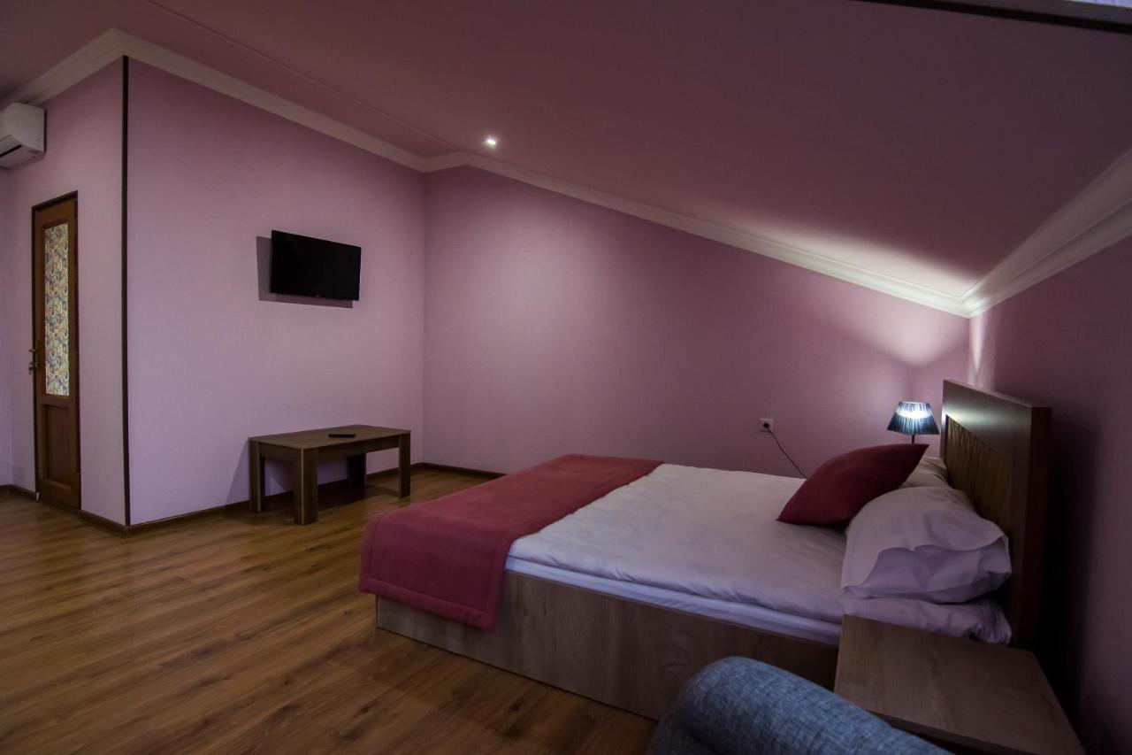 Afa Hotel & Guest House เยเรวาน ภายนอก รูปภาพ